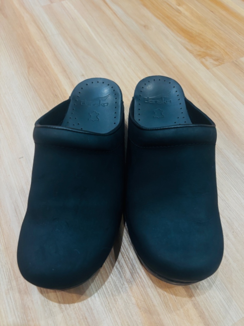 Dansko Classic Black Slip-On Clogs size 38 gently worn